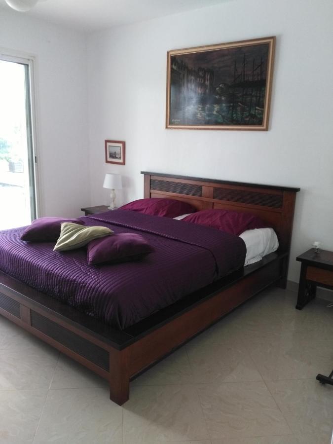 Chambres De La Terre Blanche Sanary-sur-Mer Bagian luar foto