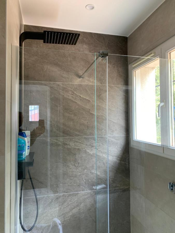 Chambres De La Terre Blanche Sanary-sur-Mer Bagian luar foto