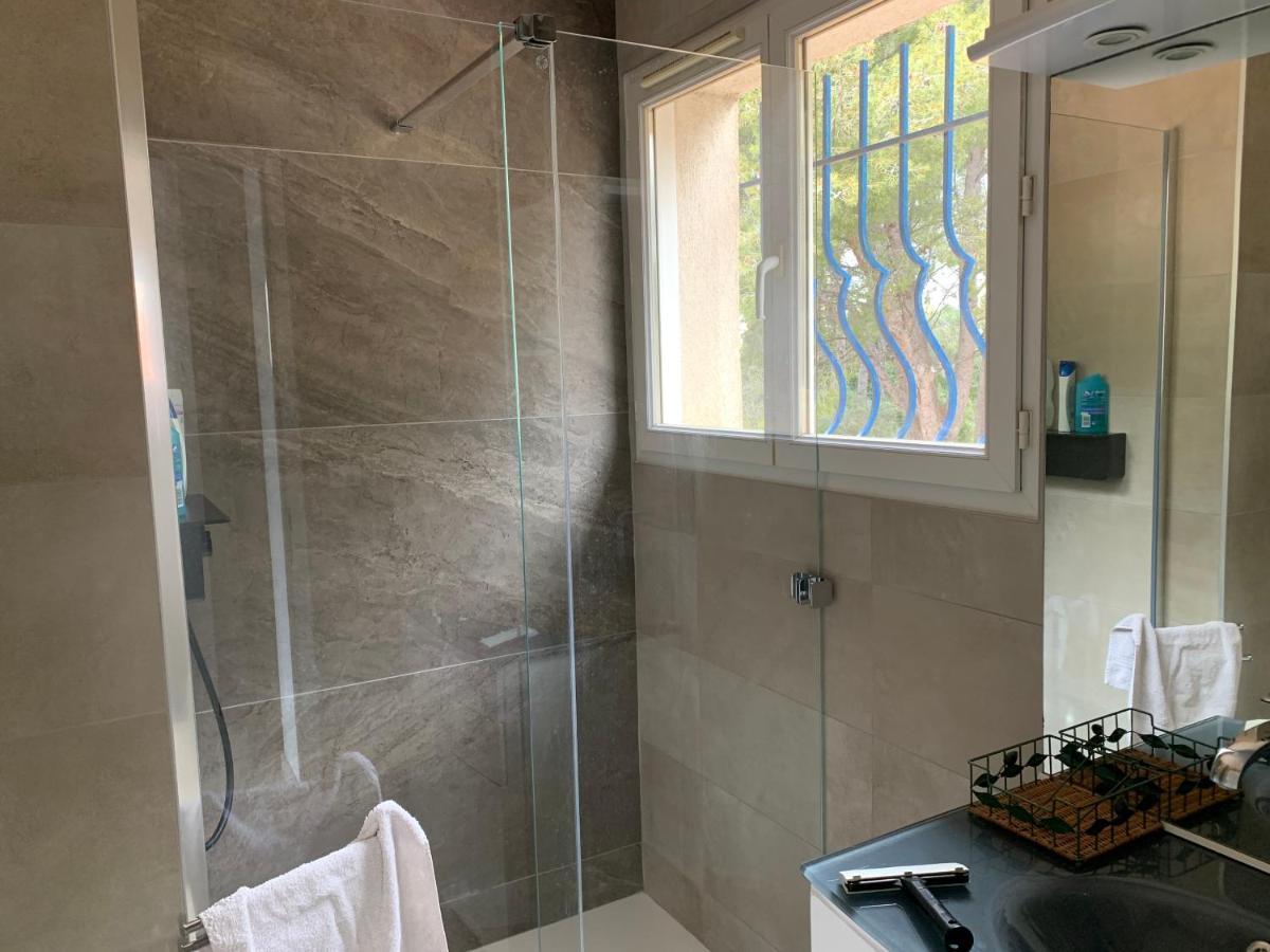 Chambres De La Terre Blanche Sanary-sur-Mer Bagian luar foto