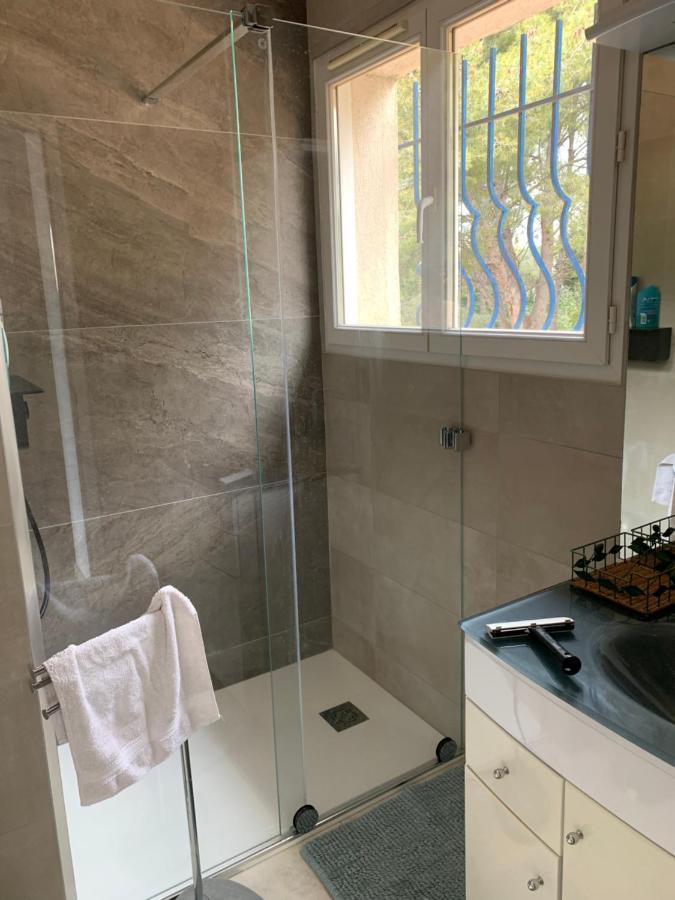 Chambres De La Terre Blanche Sanary-sur-Mer Bagian luar foto