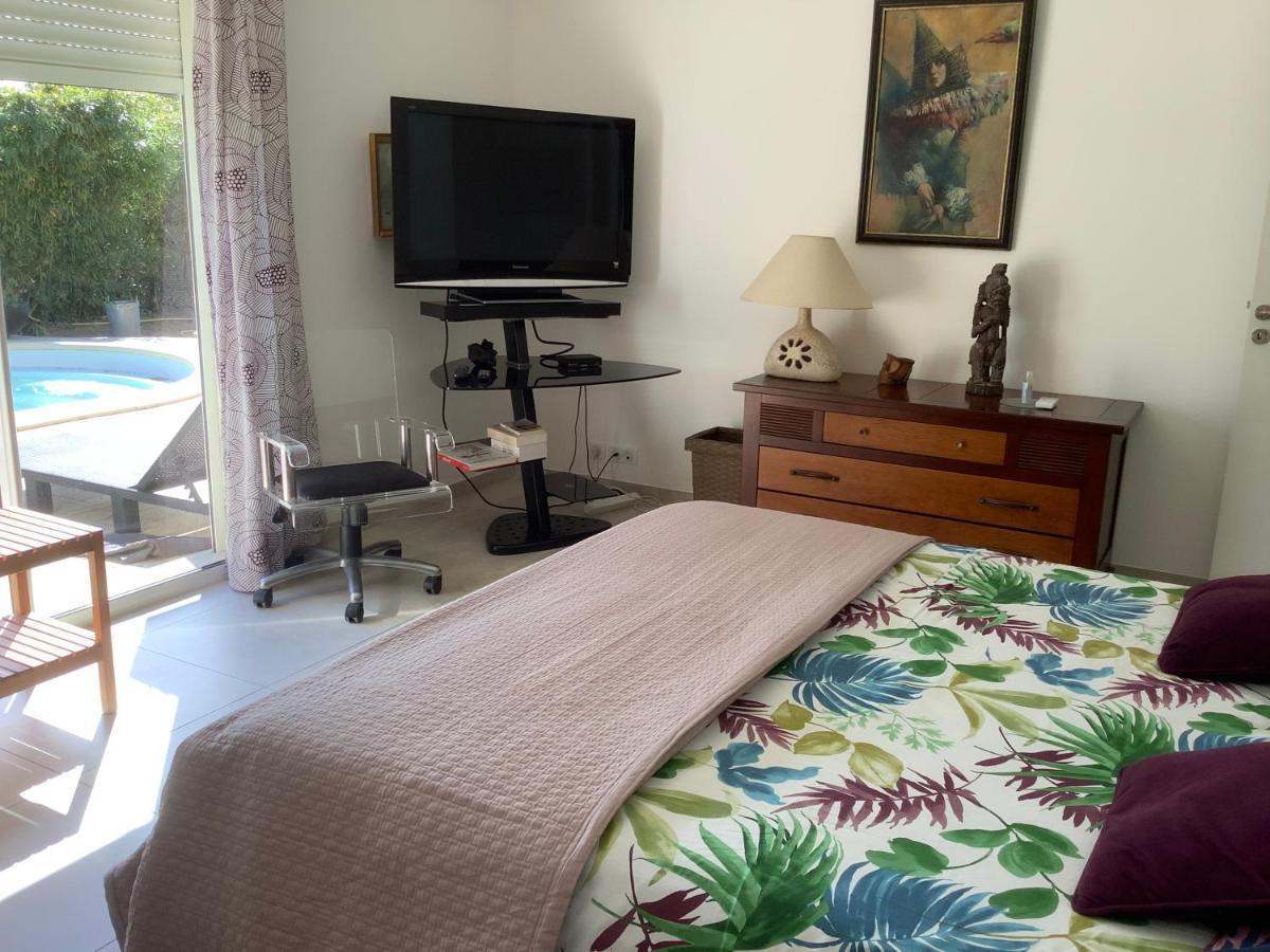 Chambres De La Terre Blanche Sanary-sur-Mer Bagian luar foto