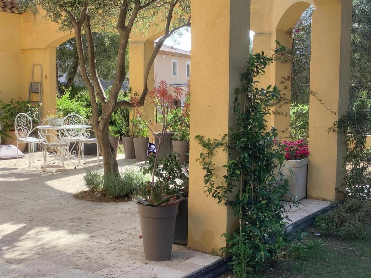 Chambres De La Terre Blanche Sanary-sur-Mer Bagian luar foto