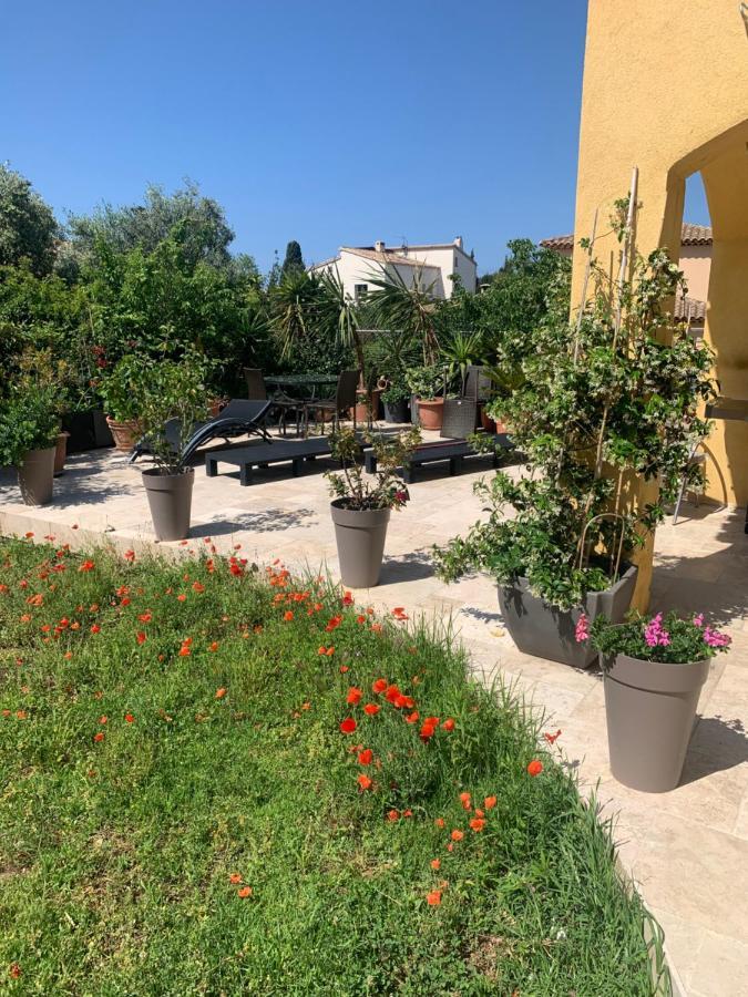 Chambres De La Terre Blanche Sanary-sur-Mer Bagian luar foto