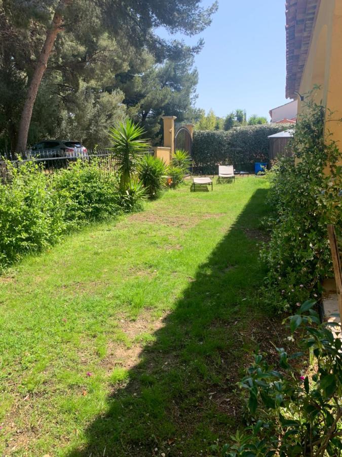 Chambres De La Terre Blanche Sanary-sur-Mer Bagian luar foto