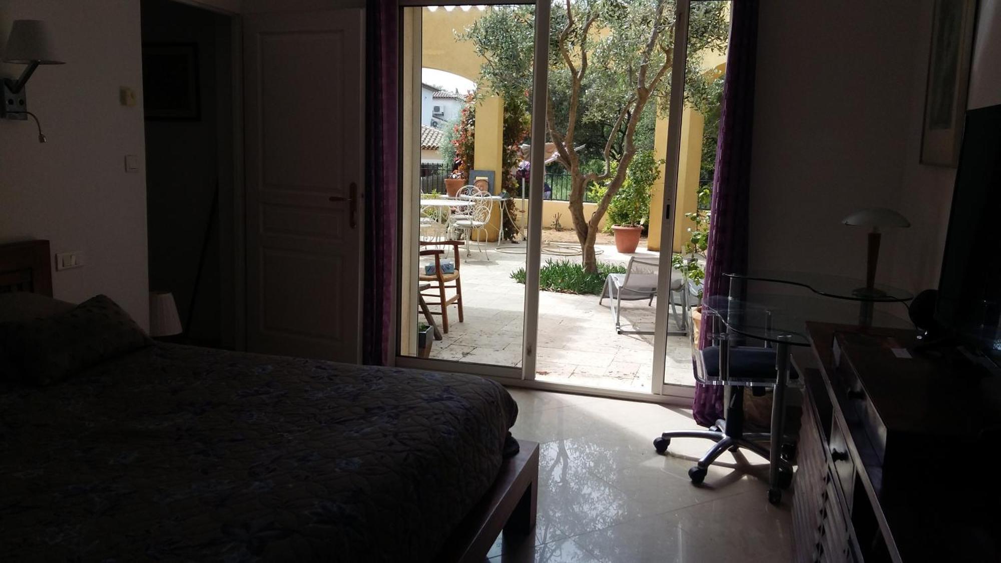 Chambres De La Terre Blanche Sanary-sur-Mer Ruang foto