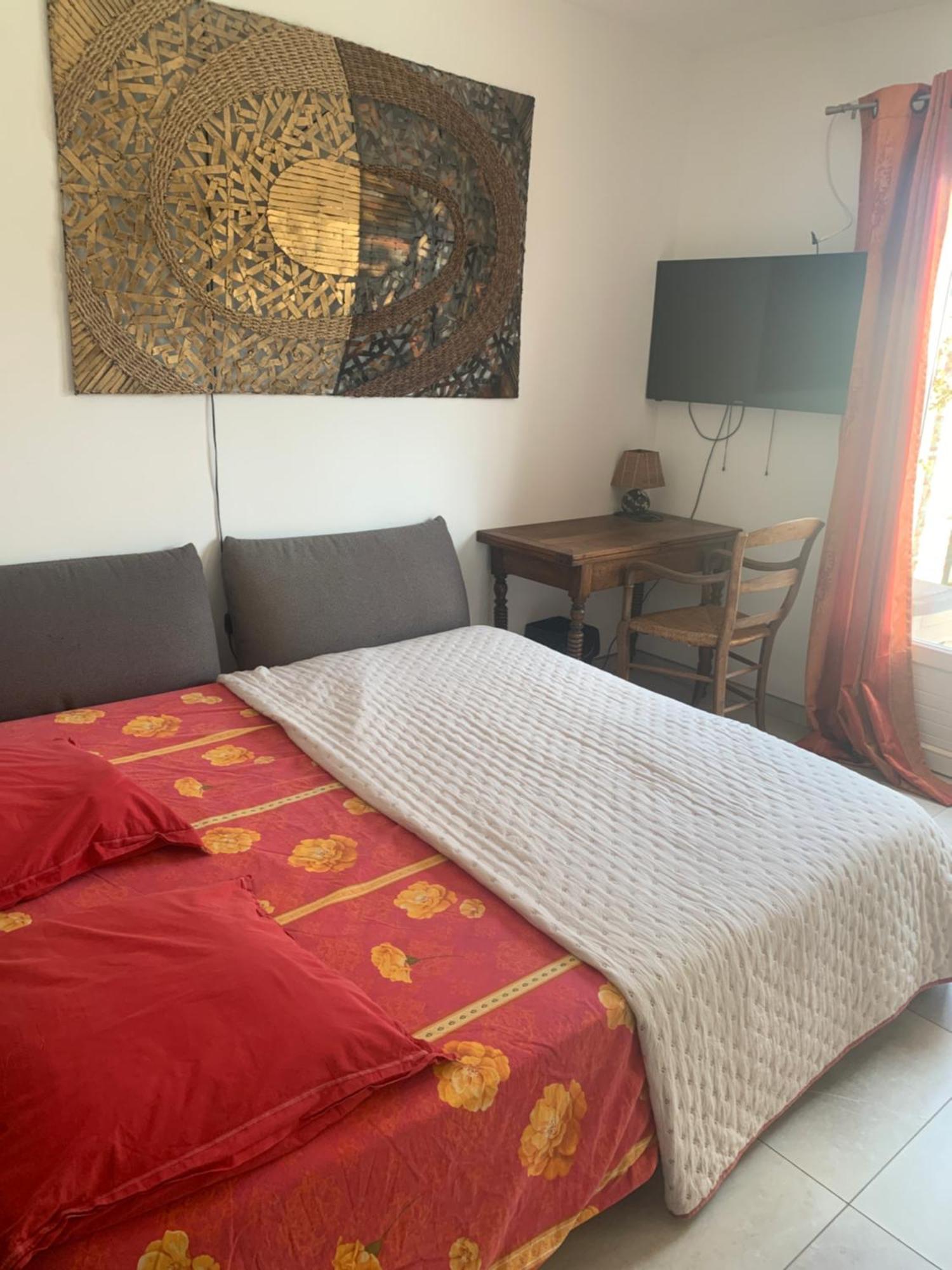 Chambres De La Terre Blanche Sanary-sur-Mer Bagian luar foto